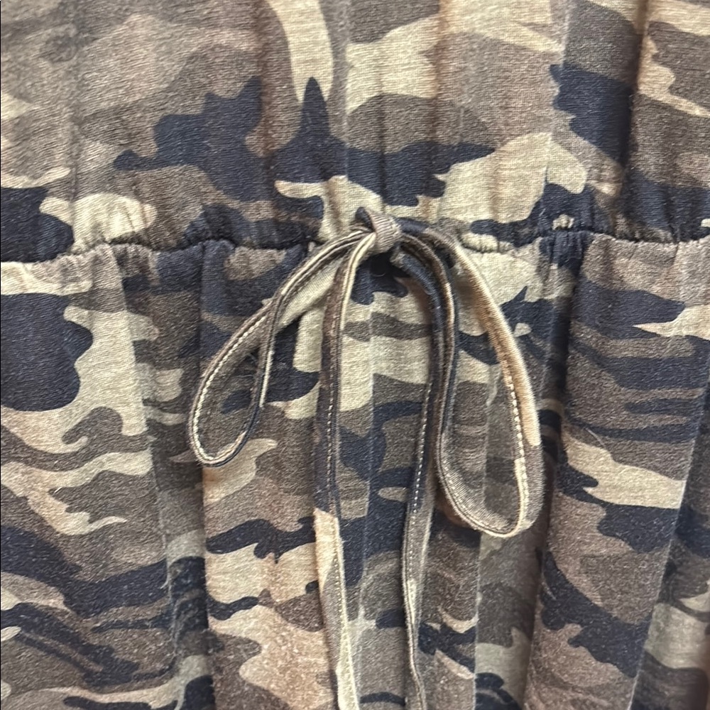 Camouflage Print Women's Dress, size 26 , elastic waist , knit , comfortable - Picture 6 of 8